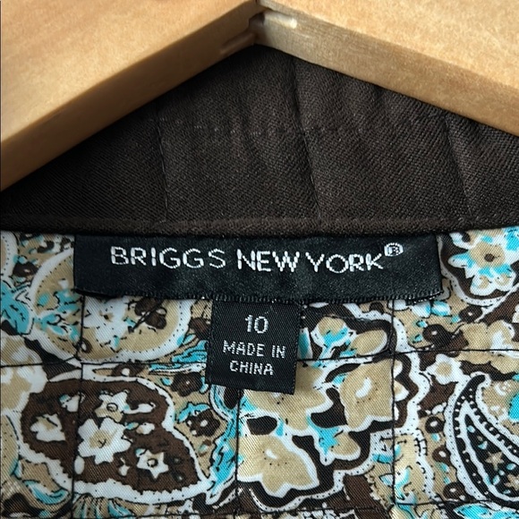Briggs New York | Size M | Brown Quilted Jacket — Lightweight Fall / Winter Coat - Picture 4 of 5